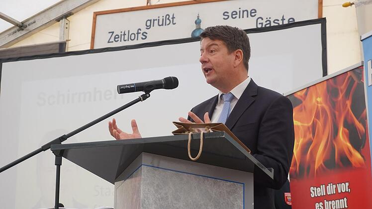 Sandro Kirchner übernahm die Schirmherrschaft für das Jubiläumsfest der Zeitlofser Feuerwehr.  Foto: Marion Eckert