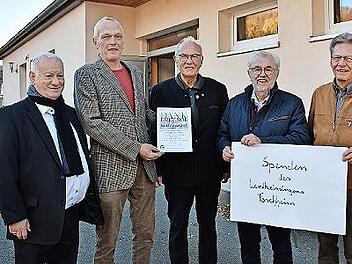 Foto von links: Bürgermeister Rudolf Braun, Braumeister Urban Winkler, 1. Vorsitzender Eduard Nöth, Schatzmeister Herbert Meier, und stellvertretender Vorsitzender des Fränkischen Sängerbunds Hans-Jörg Förster