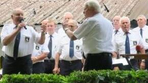 Arnold Fischer beim Sommerfest des Seemannschors als der "Junge von St. Pauli" Foto: privat