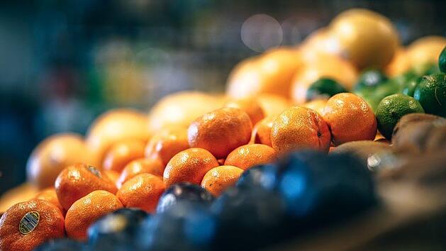 In einem Th&uuml;ringer Supermarkt wurde eine Rentnerin von einer Schlange in den Bauch gebissen. Das Tier lauerte wohl im Obstregal.  Symbolfoto: pixabay/igorovsyannykov