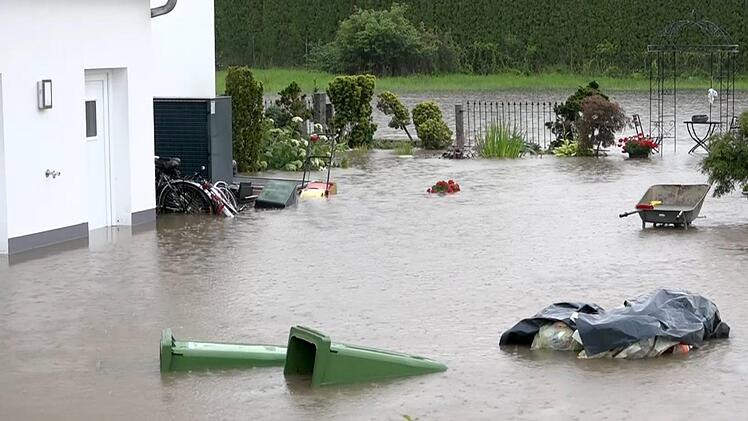 Überflutung in Heroldsbach.  Foto: Merzbach (News5)