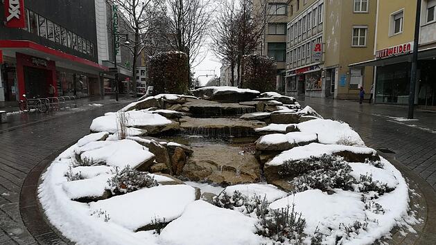 L&auml;uft das ganze Jahr: Der Treppenbrunnen am J&auml;gersbrunnen.  Foto: Horst Breunig