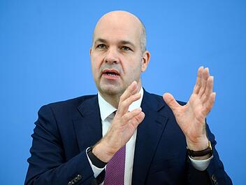 "Ist &uuml;berf&auml;llig": L&ouml;sung f&uuml;r Firmen im Erbschaftssteuer-Streit? &Ouml;konom mit Vorschlag