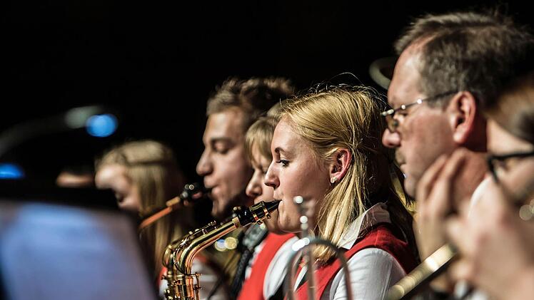 Impressionen vom Weihnachtskonzert in der Franz-Goebel-HalleFoto: Jochen Berger