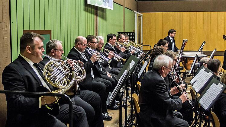 Impressionen vom Sinfoniekonzert der "Musikfreunde Neustadt".Foto: Jochen Berger