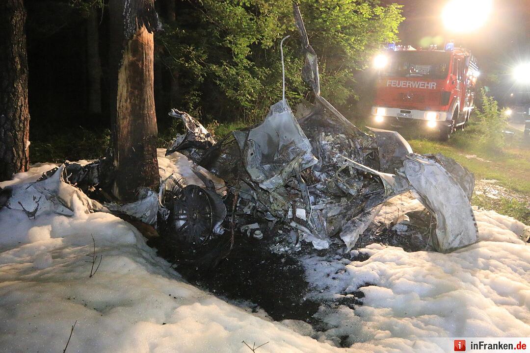 Tödlicher Unfall bei Boxbrunn: Pkw wird zerfetzt
