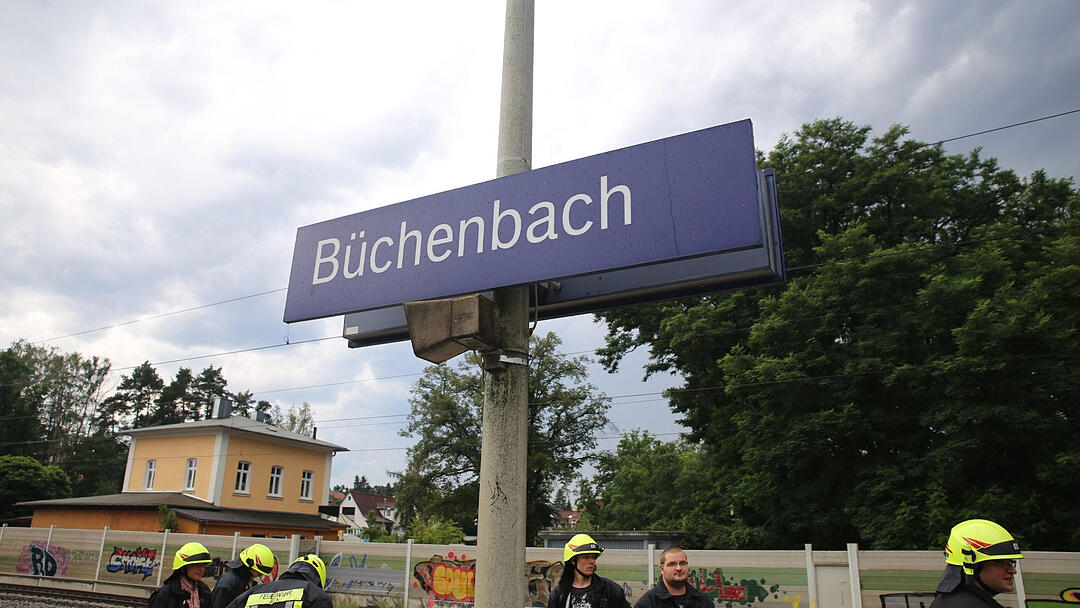 Gewitter über Mittelfranken haben Bäume umstürzen lassen. Im Landkreis Roth war eine Bahnstrecke zeitweise lahmgelegt.