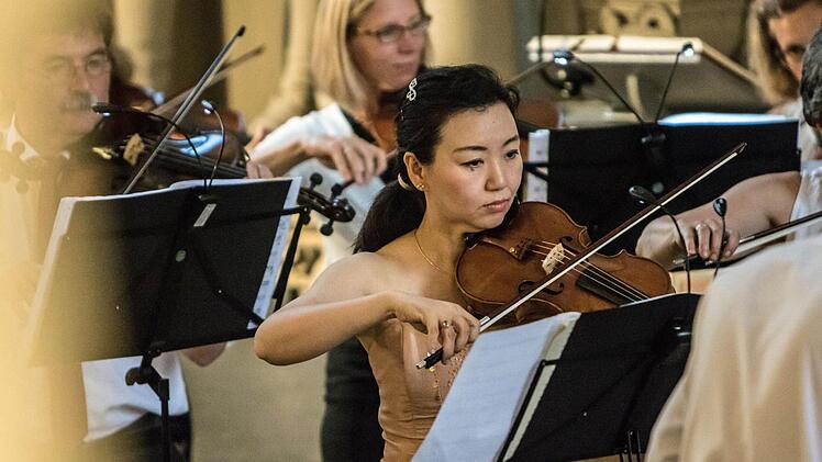 Impressioen von der Serenade mit dem Collegium musicum Coburg in der Schlosskirche Ahorn: Megumi Ikeda (Violine)Foto: Jochen Berger
