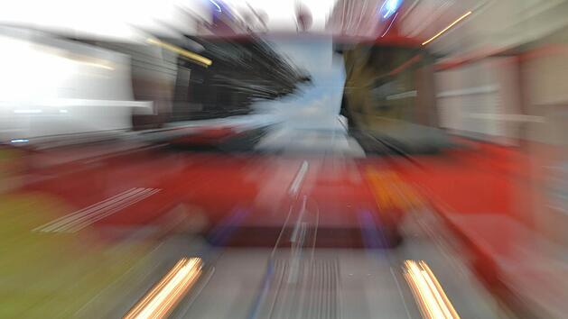 Bei einem Feuer in W&uuml;rzburg wurde eine Seniorin am Dienstag schwer verletzt. Es w&auml;re wohl noch schlimmer gekommen, h&auml;tte ein Nachbar nicht geholfen. Symbolbild: Ronald Rinklef