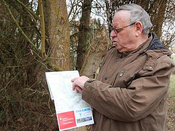 Rund um Bad Staffelstein dürfte der Wanderführer Wolfgang Hüttner fast alle Wege kennen.  Foto: Mirjam Stumpf