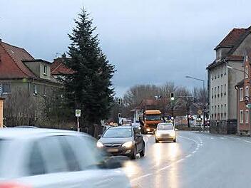 Der Ausbau der B 173 - hier im Bereich der Ortsdurchfahrt Küps zu sehen - ist für die Kronacher Abgeordneten ein zentrales Thema in den kommenden Jahren. Foto: Archiv/Alexander Müller