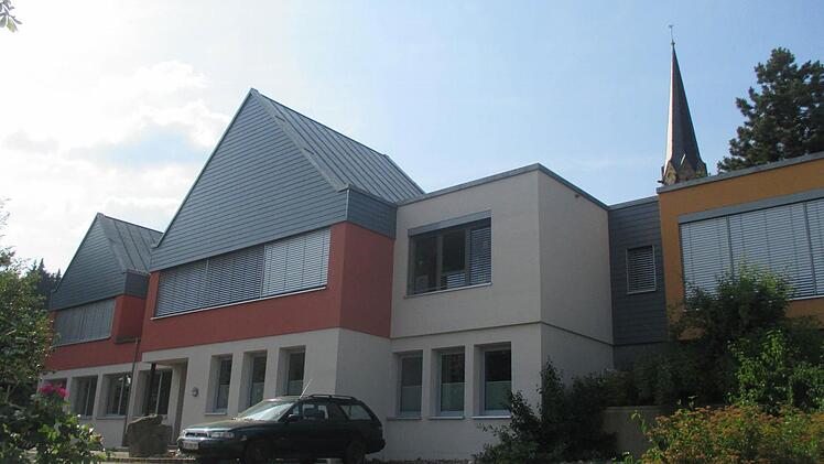 Das Pfarrzentrum St. Josef in Schwürbitz. Am dortigen Kindergarten sollen Krippenräume angebaut werden.