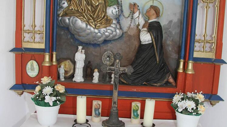 Die Kreuzwegbilder werden die Kapelle verzieren.