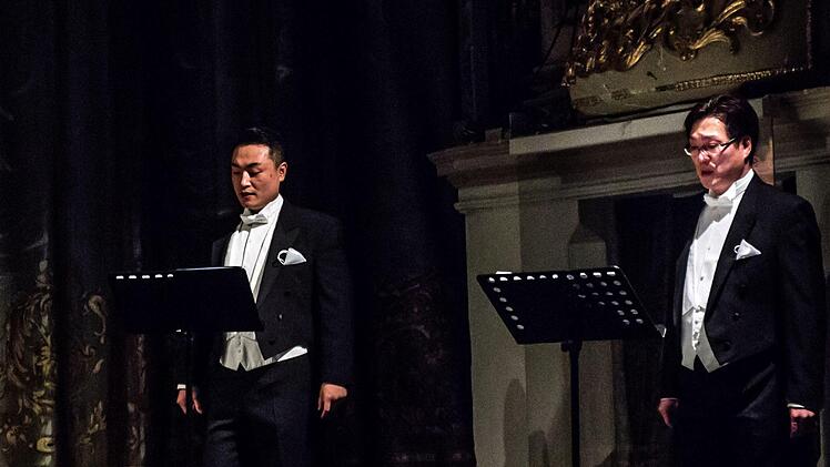 Sänger aus den Reihen des Landestheater-Chores gestalteten einen Liederabend in Coburg.Foto: Jochen Berger