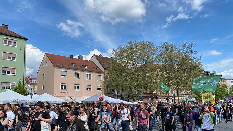 Global Marijuana March Nürnberg: Cannabis-Parade mit Hunderten Demonstranten - Bilderstrecke