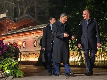 Bundeskanzler  Merz besucht China