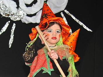 Samira Paqarizi kommt aus Kauernburg und tanzt in der Purzelgarde. Foto: Sonja Adam