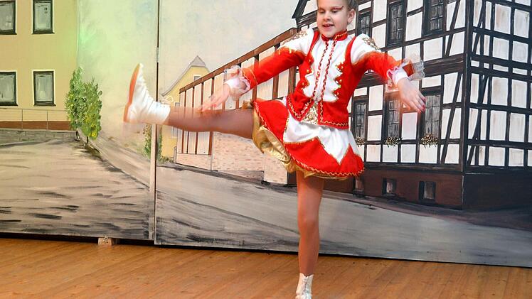 Tanzmariechen Carolin Mock. Foto: Peter Rauch