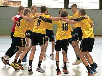 Der HSC 2000 Coburg will nicht nur über den Profisport definiert werden. So liegt ein Schwerpunkt auch auf der Jugendarbeit - unser Foto zeigt die erfolgreiche C-Jugend, als sie jüngst einen Derbysieg über HaSpo Bayreuth feiern konnte. Foto: Andreas Kücker