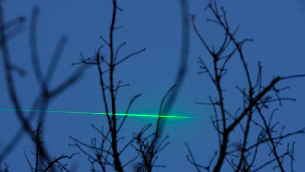 Hochgef&auml;hrliche Aktion: Unbekannter blendet Hubschrauberpiloten &uuml;ber Coburger Stadtgebiet