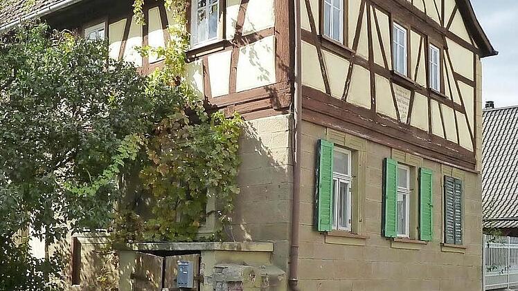 In diesem Haus in Hellingen wurde Edmund Stubenrauch 1859 geboren: Dort starb er auch 1925.
