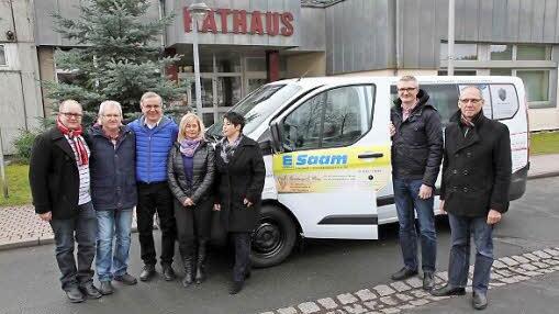 Bei der Einweihung des Bürgerbus  Foto: Mathias Erlwein