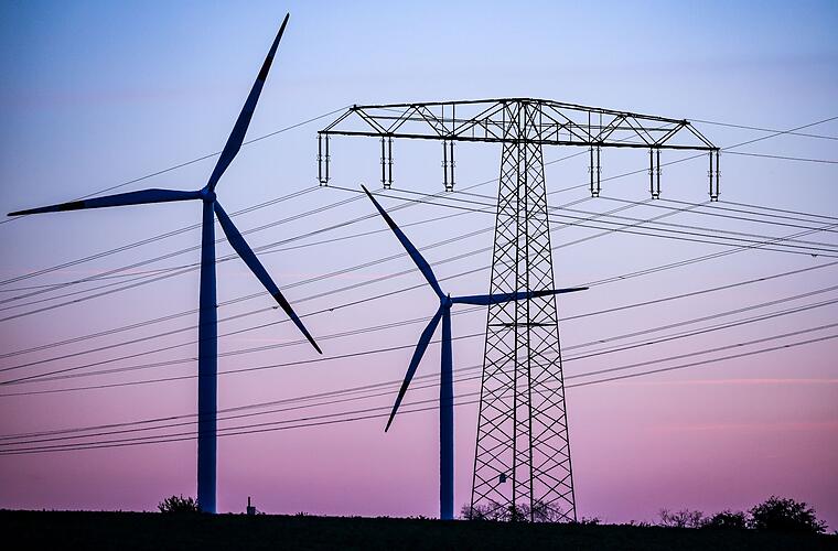 Strombilanz 2022: Mehr produziert, weniger verbraucht