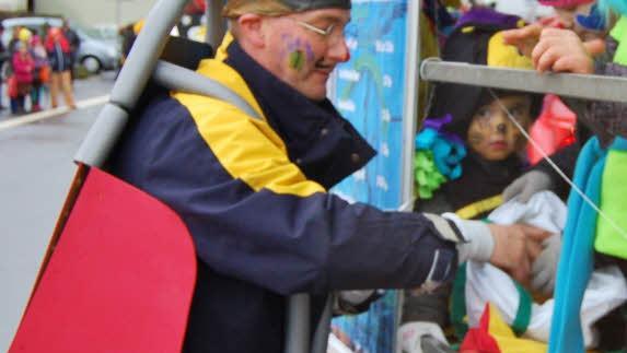 Auch in Waldfenster war am Rosenmontag viel geboten. Foto: Sigismund von Dobschütz