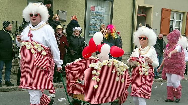 Die "süßen" Maulaffen, verkleidet als Popcorn und Zuckerwatte. Foto: Heike Schülein