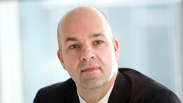 Marcel Fratzscher ist Pr&auml;sident des Deutschen Instituts f&uuml;r Wirtschaftsforschung (DIW). F&uuml;r ihn ist das Virus selbst nicht die gr&ouml;&szlig;te Gefahr bei der aktuellen Coronakrise. Foto: Daniel Naupold/dpa