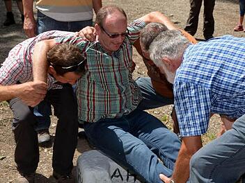 Stadtrat Walter Schuhmann wird auf den Dreimärker gesetzt,  Foto: Peter Rauch