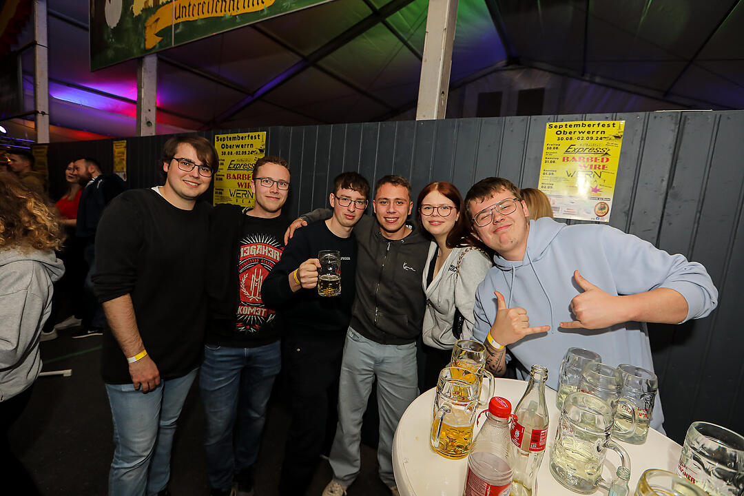 Beste Stimmung beim traditionsreichen Zeltweinfest an der Mainschleife!