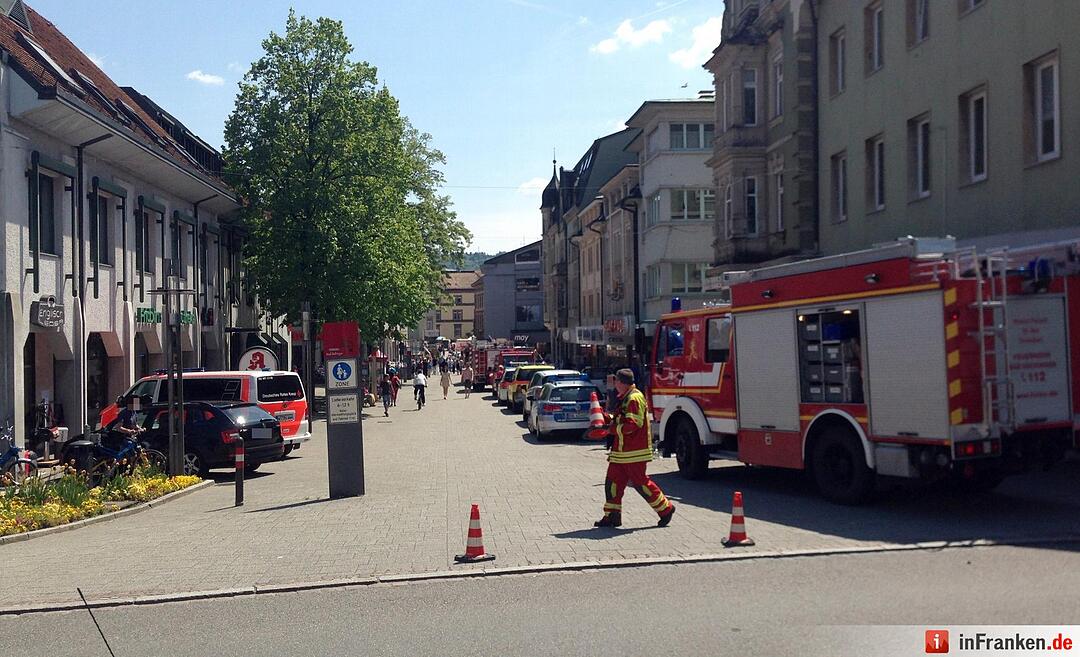 Baden-Württemberg: Auto rast in Menschengruppe