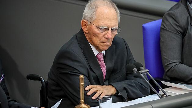 Wolfgang Sch&auml;uble gibt Angela Merkel Schuld an Wahlkampfmisere der Union 2018