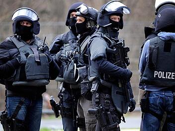 Ein Sondereinsatzkommando der Polizei.  Symbolbild: Marius Becker/dpa