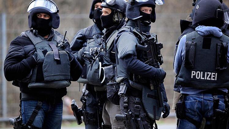 Ein Sondereinsatzkommando der Polizei.  Symbolbild: Marius Becker/dpa