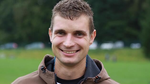 Doppelfunktion im neuen Jahr: Manuel Karger, bisheriger Trainer der Damen des TSV Brand, soll die Herren der SpVgg Wei&szlig;enohe zum Klassenerhalt in der Kreisklasse 3 f&uuml;hren. Weil er die TSV-Damen aber nicht mitten in der Saison im Stich lassen will, hat Karger vorerst gleich zwei Trainerjobs auszuf&uuml;llen. Foto: Uwe Kellner