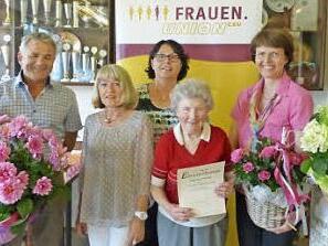 Die engagierten Frauen der Union mit dem Bürgermeister: Ulrike Dubois (von links), Ludwig Nagel, Ulrike Schönbrunn, Ute Salzner, Regina Hicke, Cornelia Greisbeck und Gisela Brosell-Moore  Foto: privat