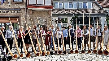 Bereits zum 8. Mal gastieren die Teilnehmer des Alphornbläserseminars im Rahmen der Konzertreihe Hamulissimo am Viehmarkt.