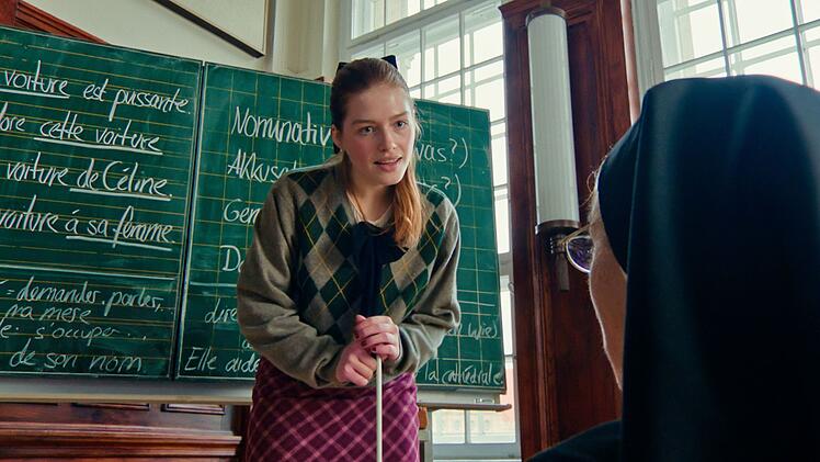 Victoria (Sonja Weißler) gilt als Inbegriff der Wohlstandsverwahrlosung