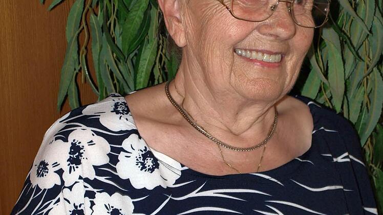 Trude Polcak ist die Dolmetscherin der Zeiler Delegation gewesen und Vorsitzende der deutschen Minderheit im Adler- und Altvatergebrige. Sie meint: "Mein Anliegen ist, dass die deutsche Sprache bei uns gefördert werde. Deshalb sind wir für jeden Besuch aus Deutschland froh, besonders von Kindern und Jugendlichen, die auch Aufführungen in deutscher Sprache gestalten. Ich selbst nehme auch an vielen Seminaren in deutscher Sprache teil."