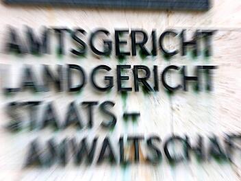 Im Strafprozess um räuberische Erpressung vor der Ersten Großen Strafkammer am Landgericht Coburg hat der Angeklagte am Mittwoch ein umfangreiches Geständnis abgelegt.  Symbolbild: CT-Archiv