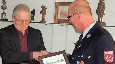 Der scheidende Kommandant Wolfgang Glotz bekam eine Dankesurkunde.