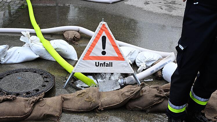 Hochwasser in Bayern - Fahrenzhausen