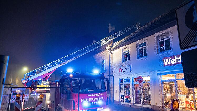 Feuer in Bank: Brand in Technikbereich