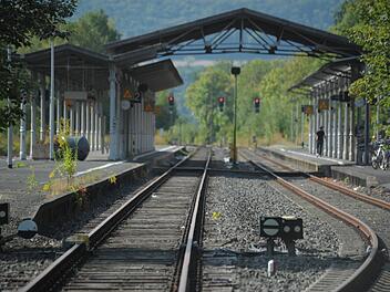 Unter den Pünktlichsten im Freistaat: Der Bad Kissinger Bahnhof ist das Zentrum des Kissinger Sterns. Ein Angebot im Schienenregionalverkehr, das die Erfurter Bahn im Auftrag der Bayerischen Eisenbahngesellschaft bietet.  Foto: Siegfried Farkas