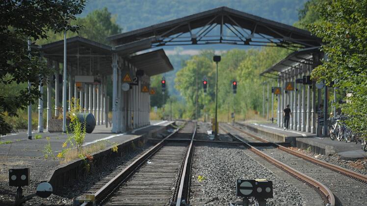 Unter den Pünktlichsten im Freistaat: Der Bad Kissinger Bahnhof ist das Zentrum des Kissinger Sterns. Ein Angebot im Schienenregionalverkehr, das die Erfurter Bahn im Auftrag der Bayerischen Eisenbahngesellschaft bietet.  Foto: Siegfried Farkas