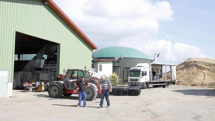 Und schon wieder klingelt das Telefon. Arbeitsalltag für den Energie-Bauern.