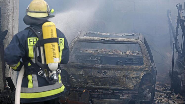 Brand in Scheune in Unteroberndorf Foto: News5 / Herse