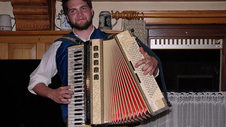 A echte Gaudi: das Wirtshaussingen in Ebersdorf bei Coburg. Foto: Berthold Köhler